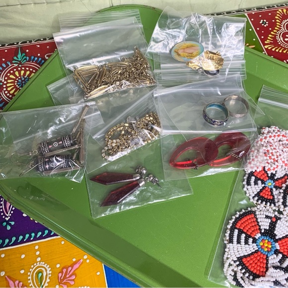 Junk Jewelry Lot - Picture 5 of 7